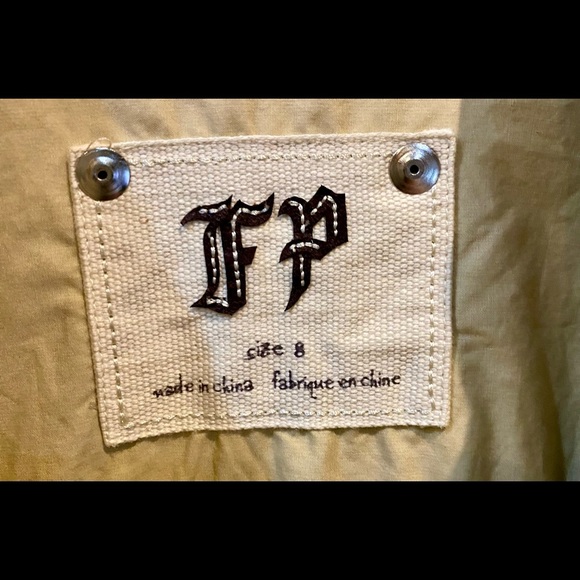 FP Women’s Beige Ruched Long Sleeve Button Down Shirt Blouse - sz 8 - EUC! - Picture 6 of 8